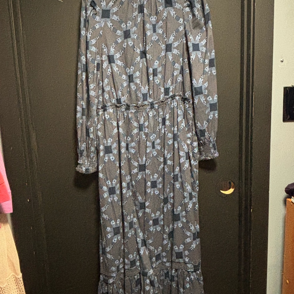 Universal Thread Blue Floral Long Sleeve Dress